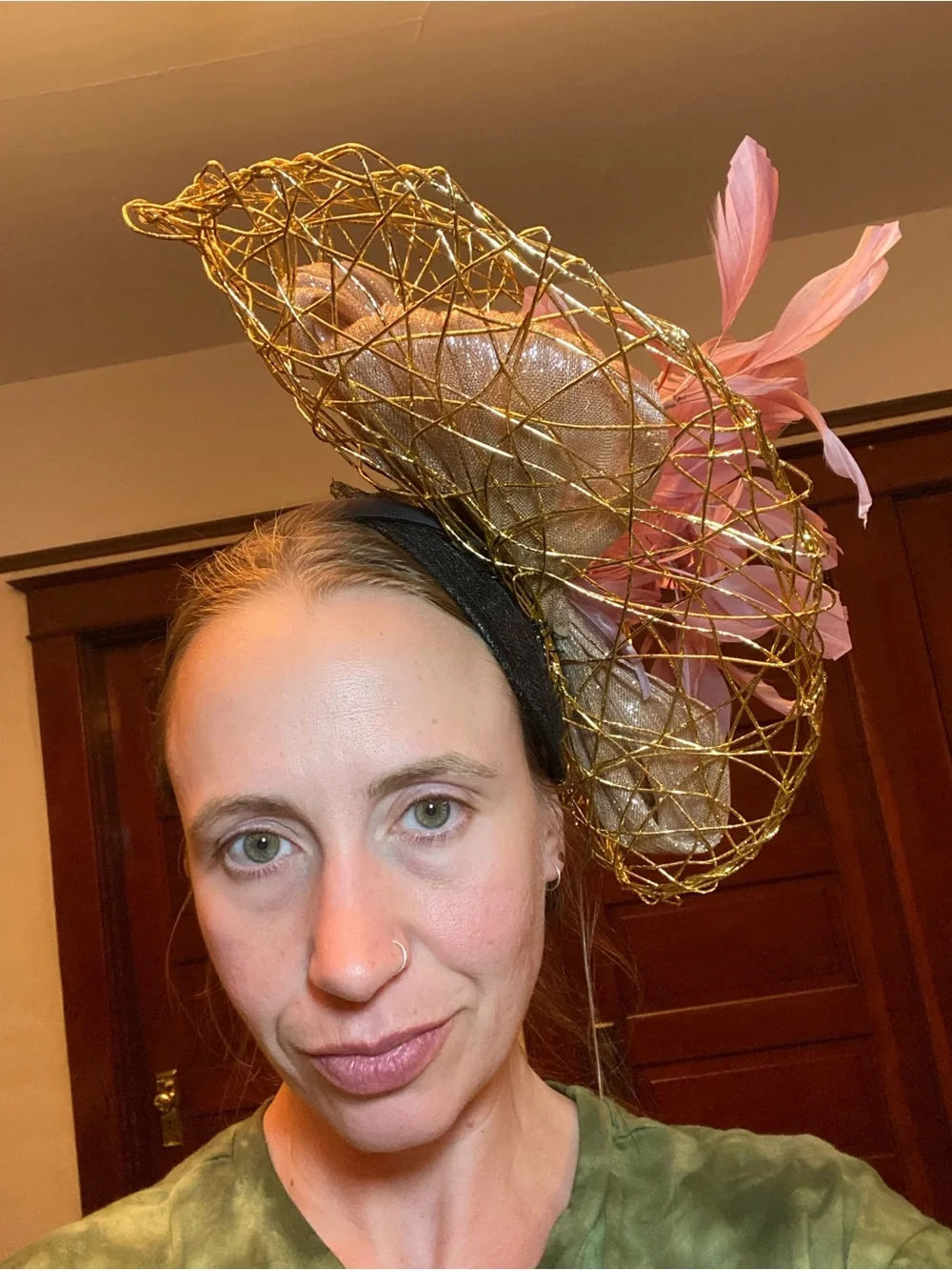VGUC Aimee Fuller Elegant Gold and Pink Feathered Fascinator Headband
